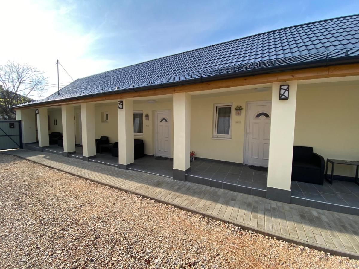 Levendula Vendeghaz Apartment Hajduboszormeny Ngoại thất bức ảnh