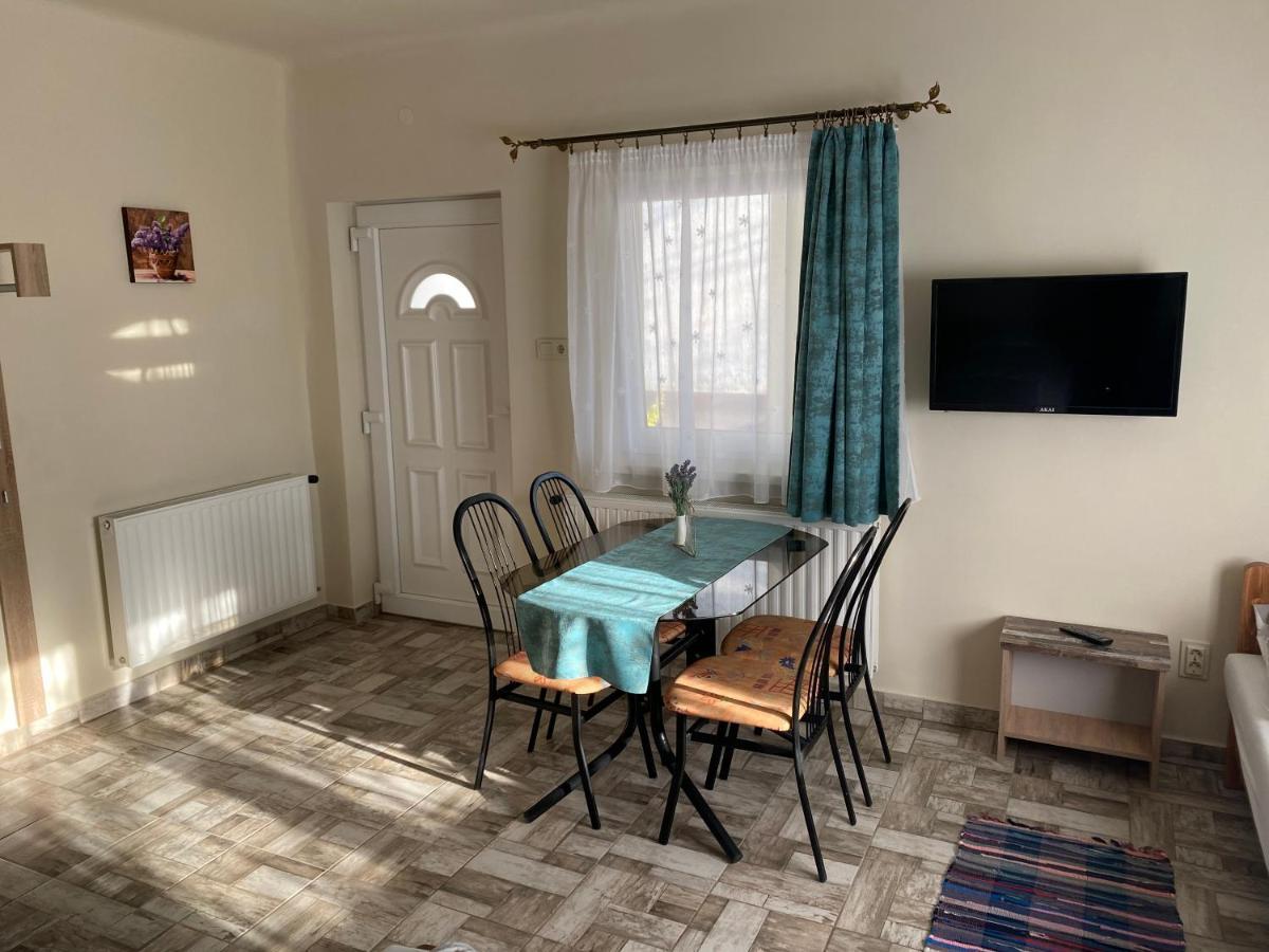 Levendula Vendeghaz Apartment Hajduboszormeny Ngoại thất bức ảnh