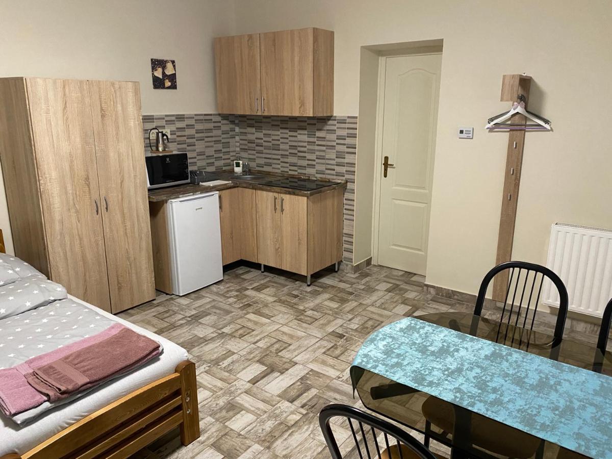 Levendula Vendeghaz Apartment Hajduboszormeny Ngoại thất bức ảnh