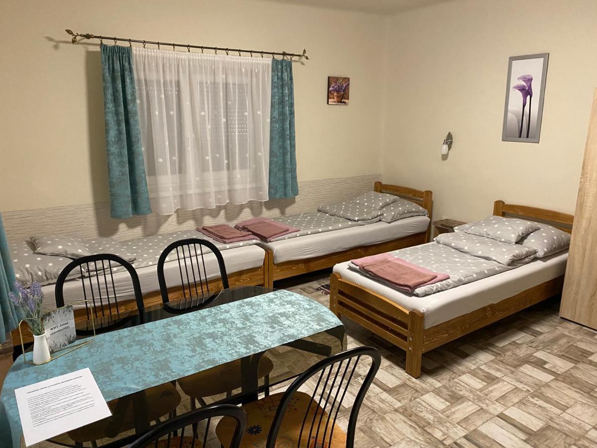 Levendula Vendeghaz Apartment Hajduboszormeny Ngoại thất bức ảnh