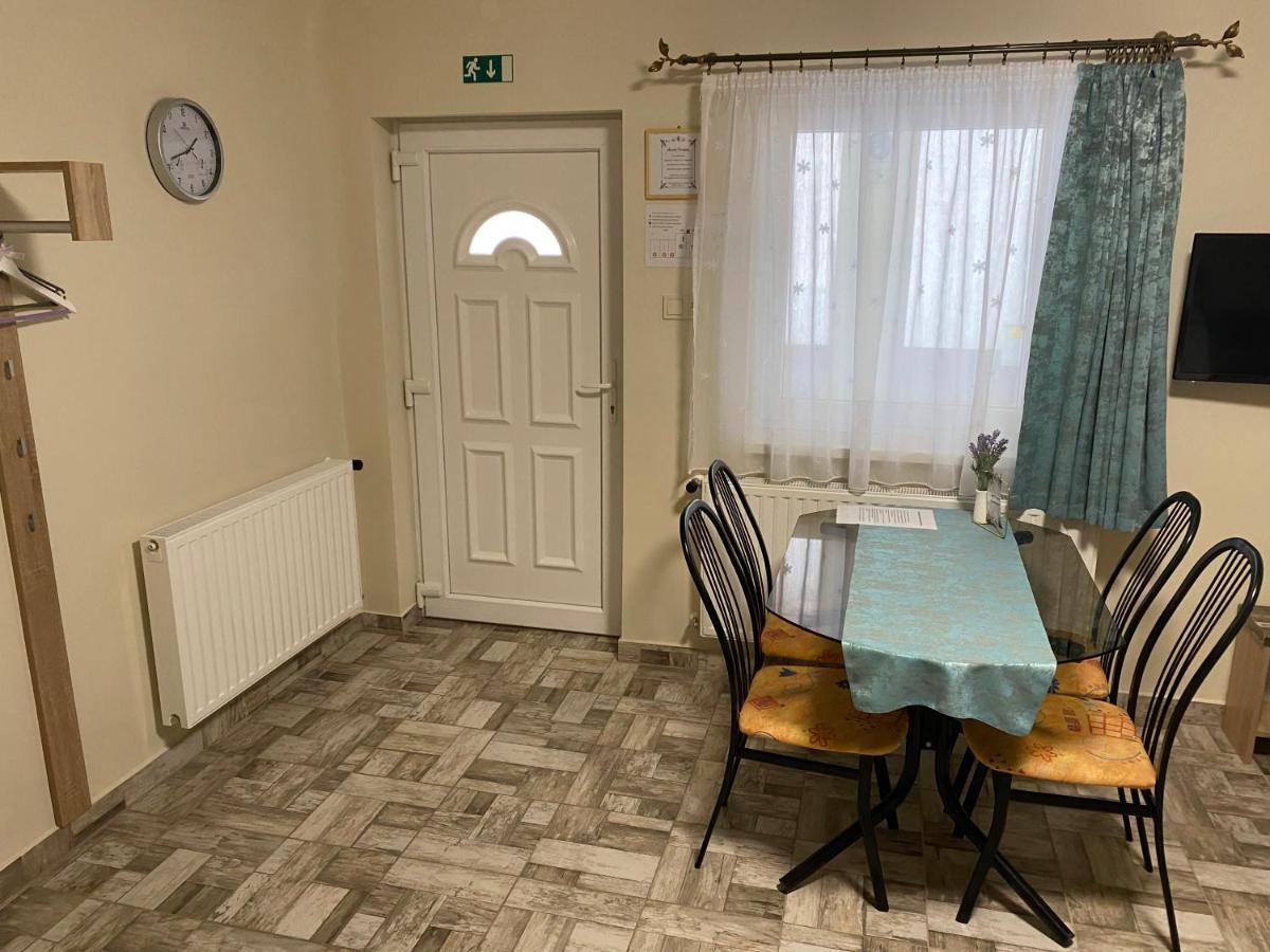 Levendula Vendeghaz Apartment Hajduboszormeny Ngoại thất bức ảnh