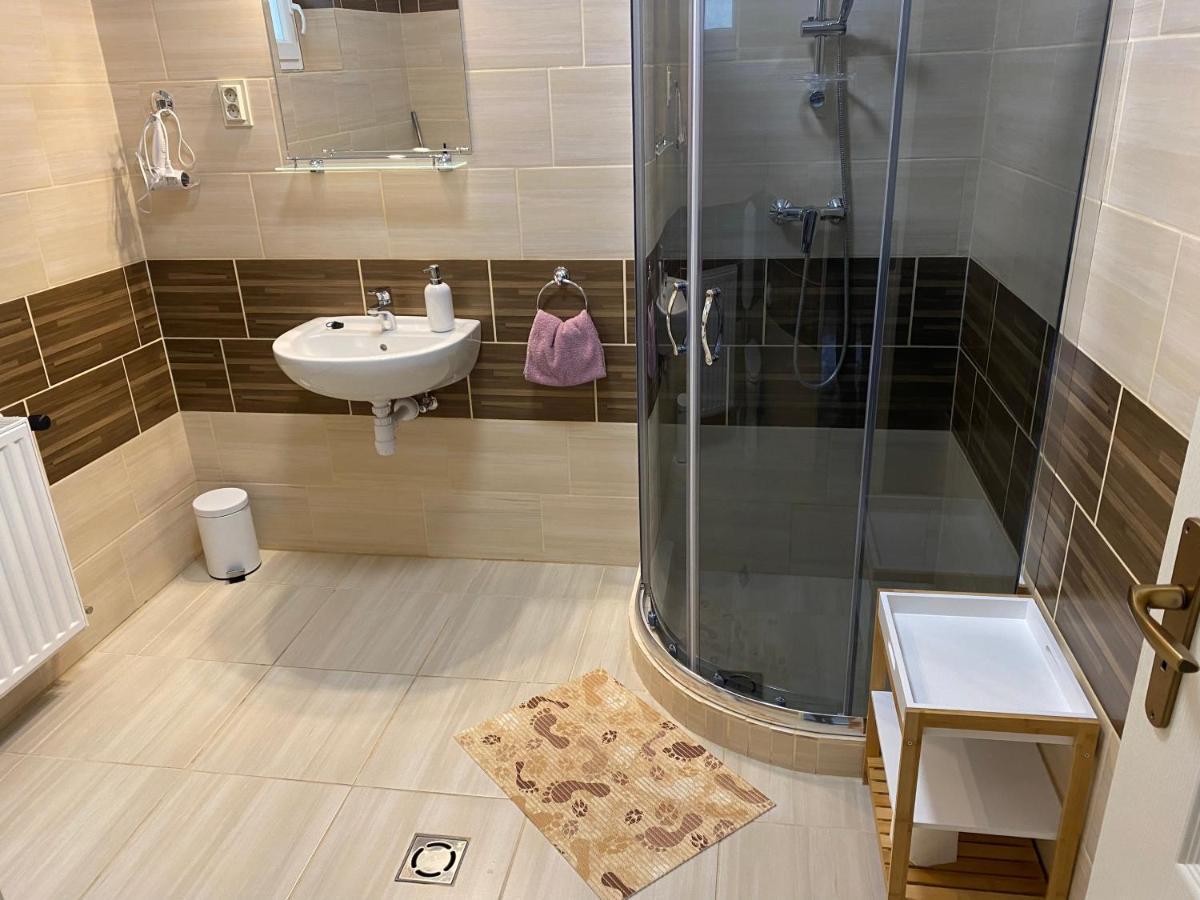 Levendula Vendeghaz Apartment Hajduboszormeny Ngoại thất bức ảnh