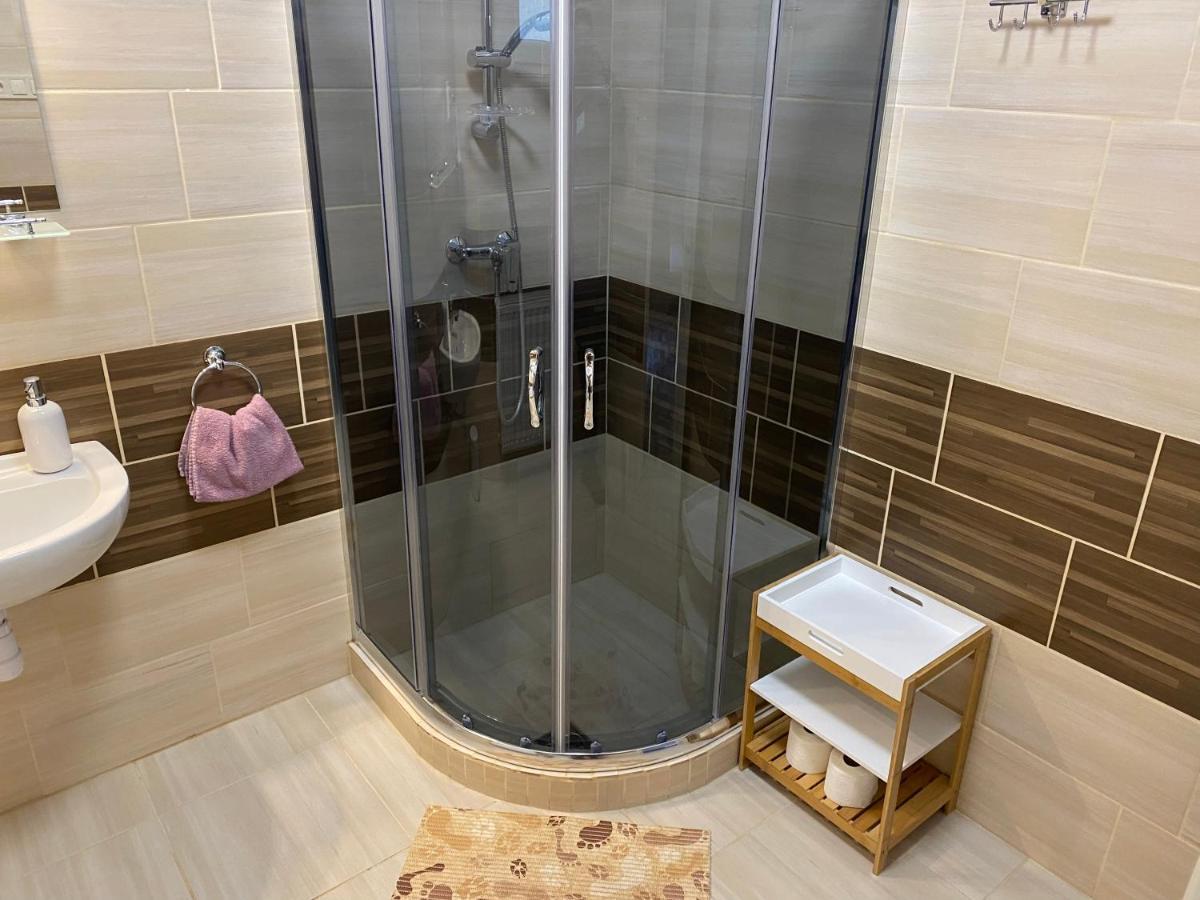 Levendula Vendeghaz Apartment Hajduboszormeny Ngoại thất bức ảnh