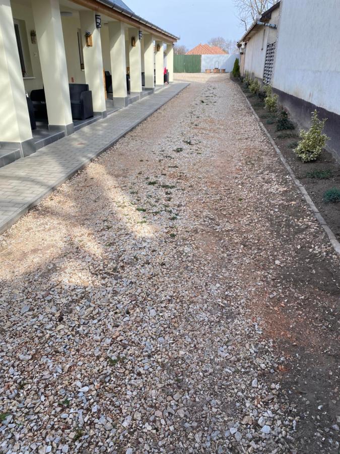 Levendula Vendeghaz Apartment Hajduboszormeny Ngoại thất bức ảnh