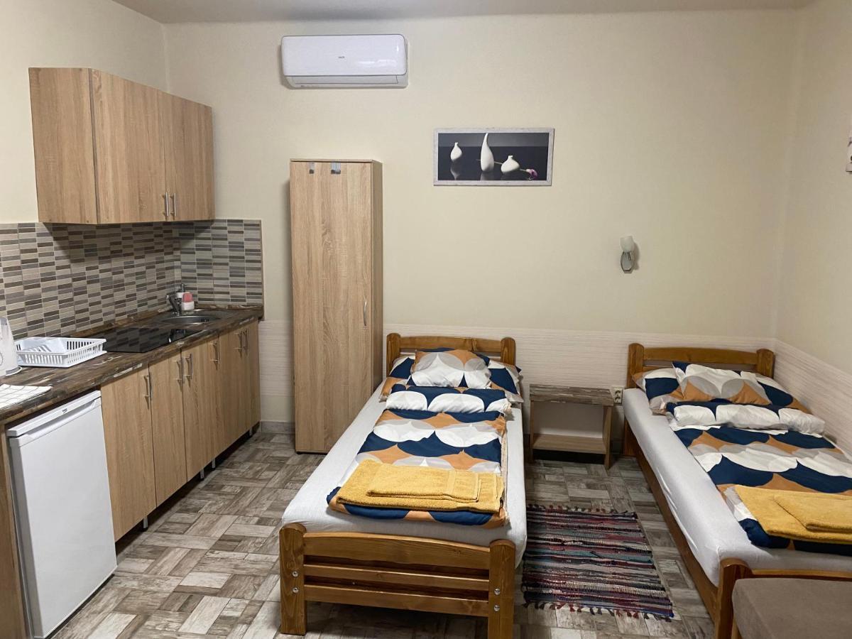 Levendula Vendeghaz Apartment Hajduboszormeny Ngoại thất bức ảnh