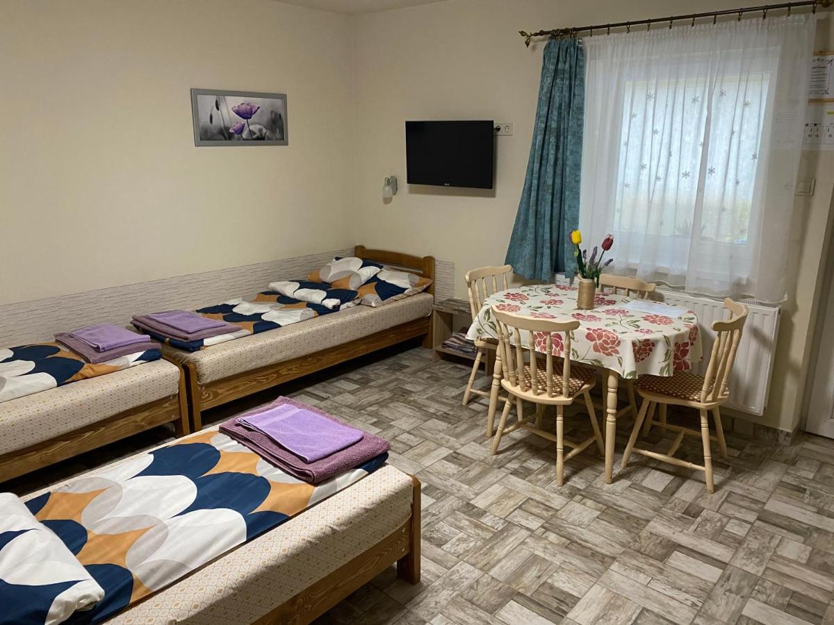Levendula Vendeghaz Apartment Hajduboszormeny Ngoại thất bức ảnh